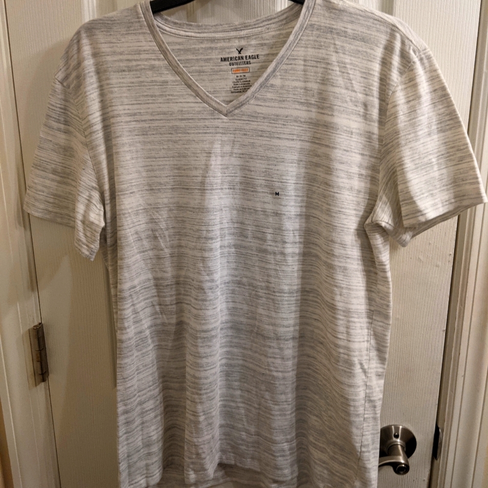 American eagle v-neck